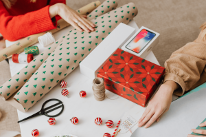 Jak zrobić prezent na święta własnoręcznie? 5 inspiracji na prezenty DIY